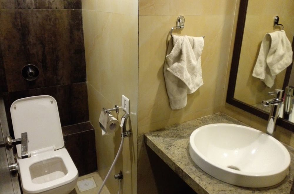 Hotel Lxia Hinjewadi - Indian Nationals Only Pimpri-Chinchwad Exterior foto