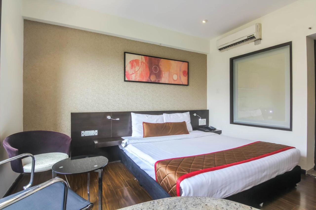 Hotel Lxia Hinjewadi - Indian Nationals Only Pimpri-Chinchwad Exterior foto