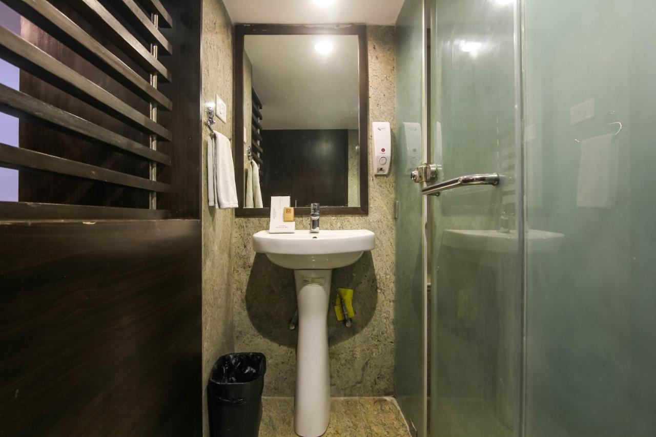 Hotel Lxia Hinjewadi - Indian Nationals Only Pimpri-Chinchwad Exterior foto