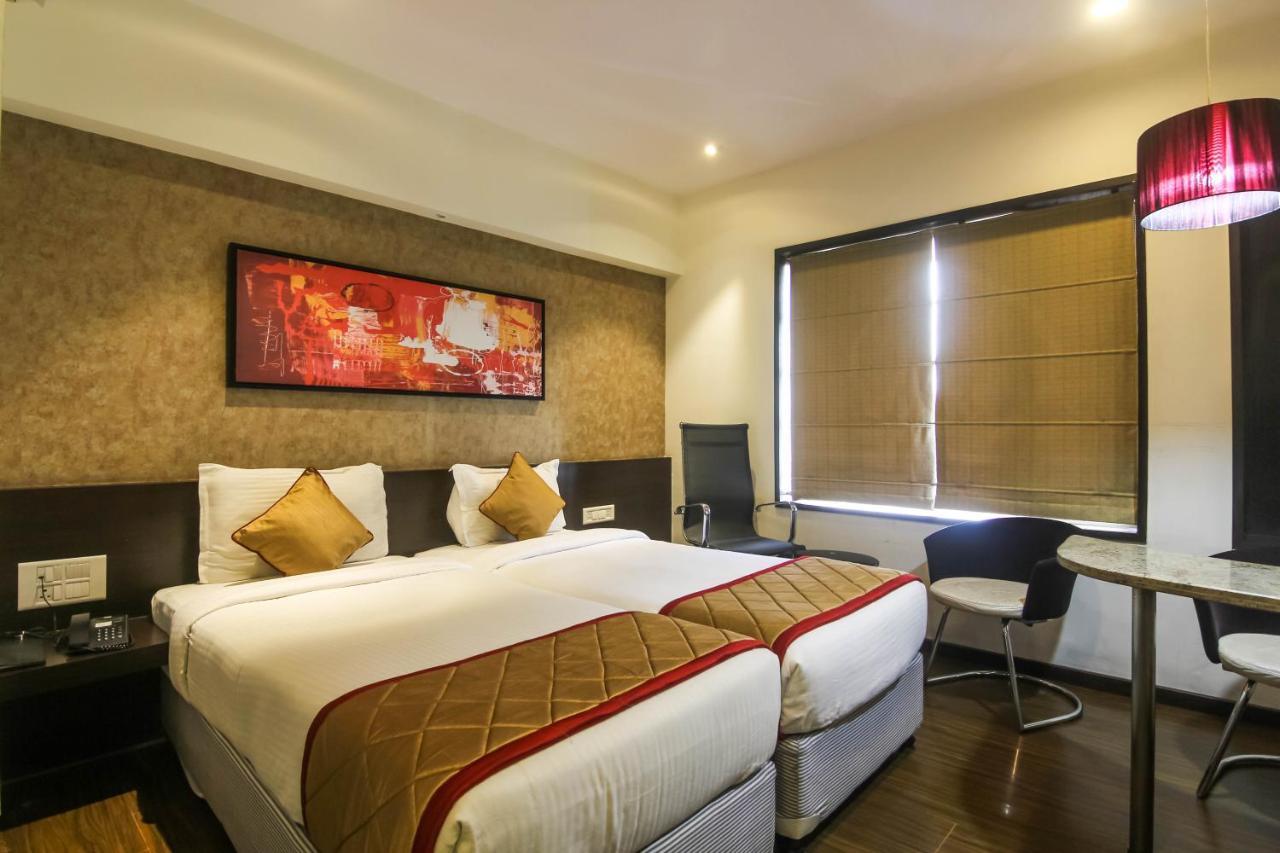 Hotel Lxia Hinjewadi - Indian Nationals Only Pimpri-Chinchwad Exterior foto