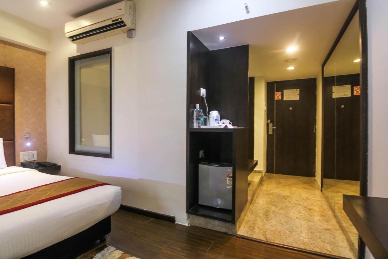 Hotel Lxia Hinjewadi - Indian Nationals Only Pimpri-Chinchwad Exterior foto